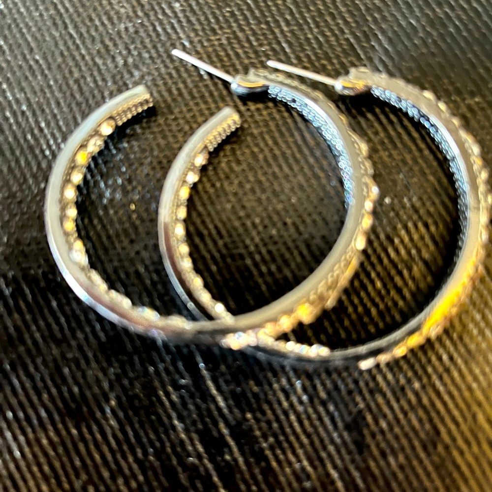 Paparazzi Silvertone earrings with rhinestone’s